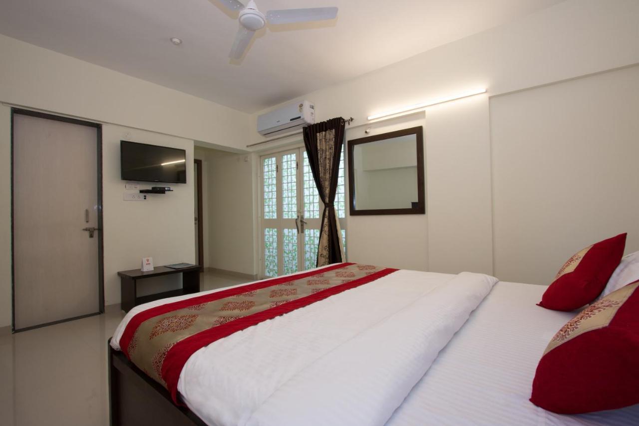 Oyo 9052 Leisurely Abode Khadki Exterior foto