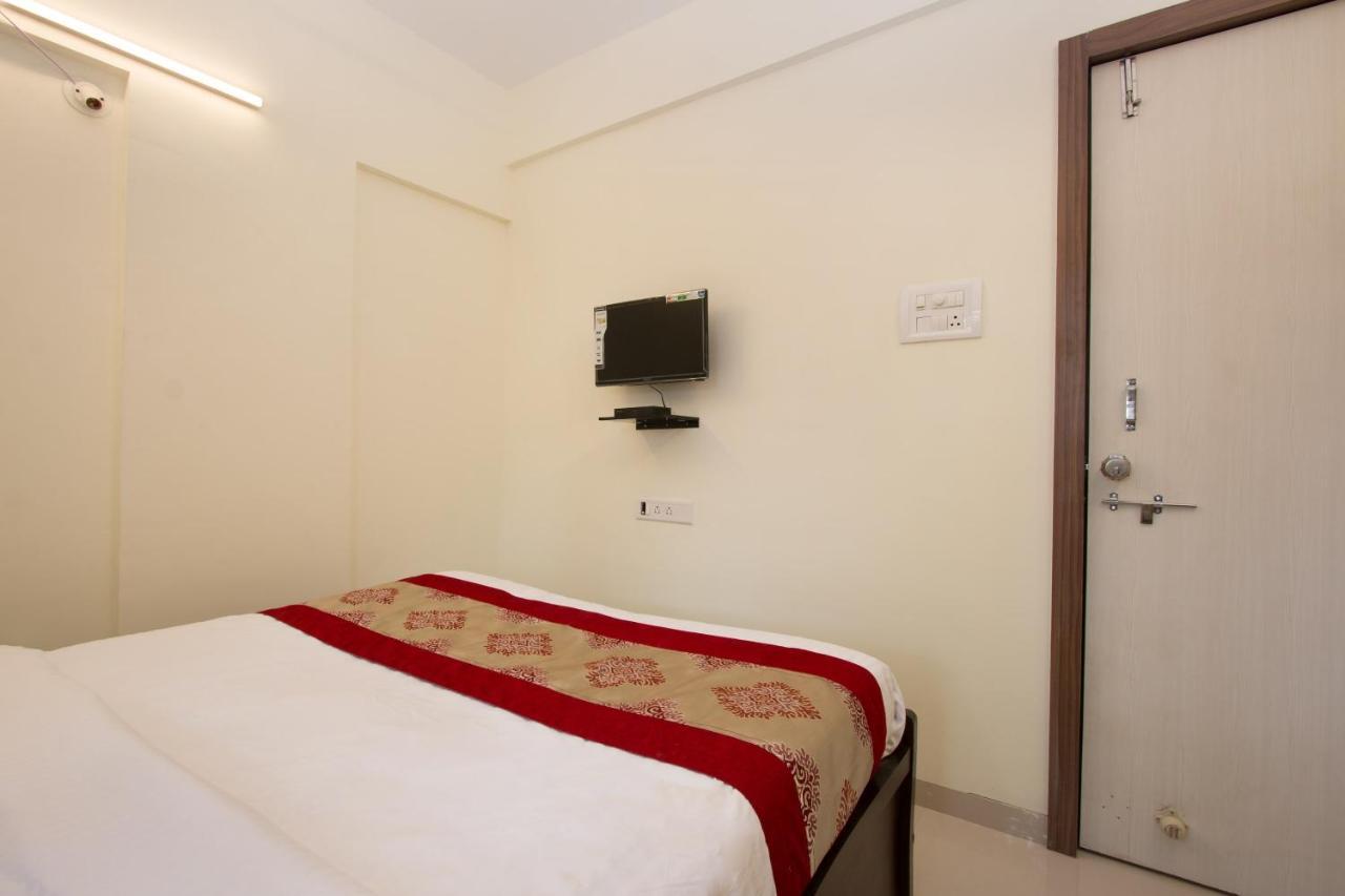 Oyo 9052 Leisurely Abode Khadki Exterior foto